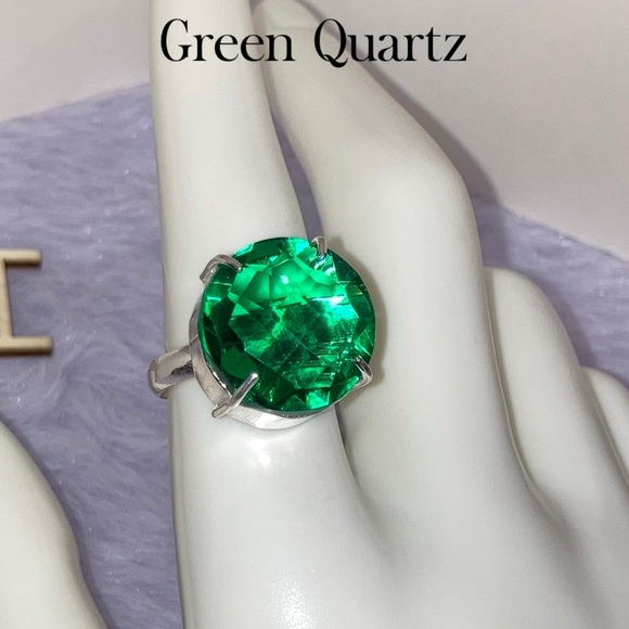 Green Quartz Gorgeous Chunky Handmade Ring - Picture 7 of 8